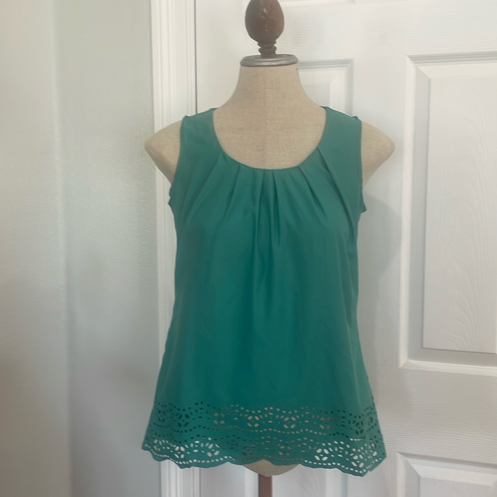 Y2K Sleeveless Blouse cut outs Pleated front scoop neck green women’s size S